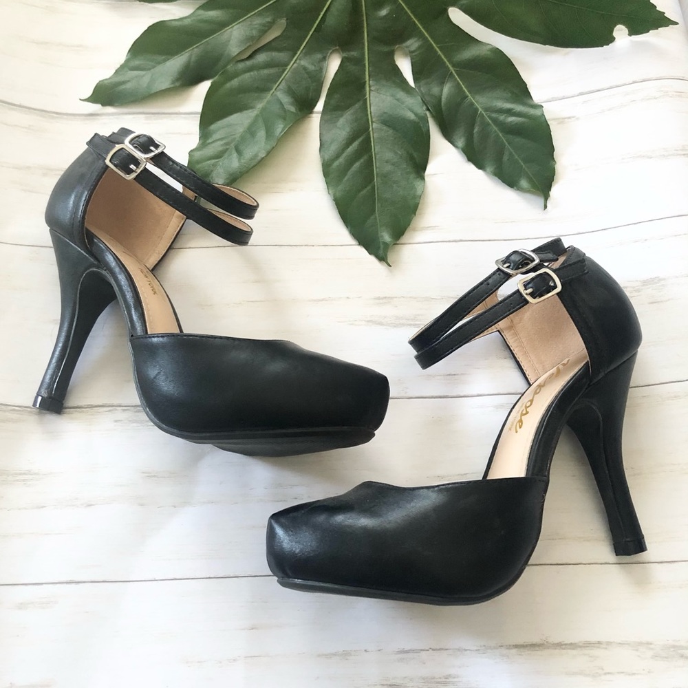 Size 7 black high heel stiletto shoes double strap